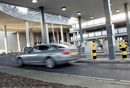 喀美为盖特威克机场部署智慧停车解决方案