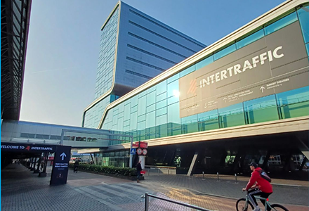 从阿姆斯特丹到全球：让停车场成为城市的智慧枢纽